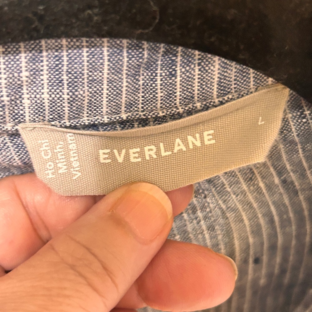 Everlane Linen Shirt L Blue Pinstripe Short Sleeve Button Down Pocket - Picture 3 of 5